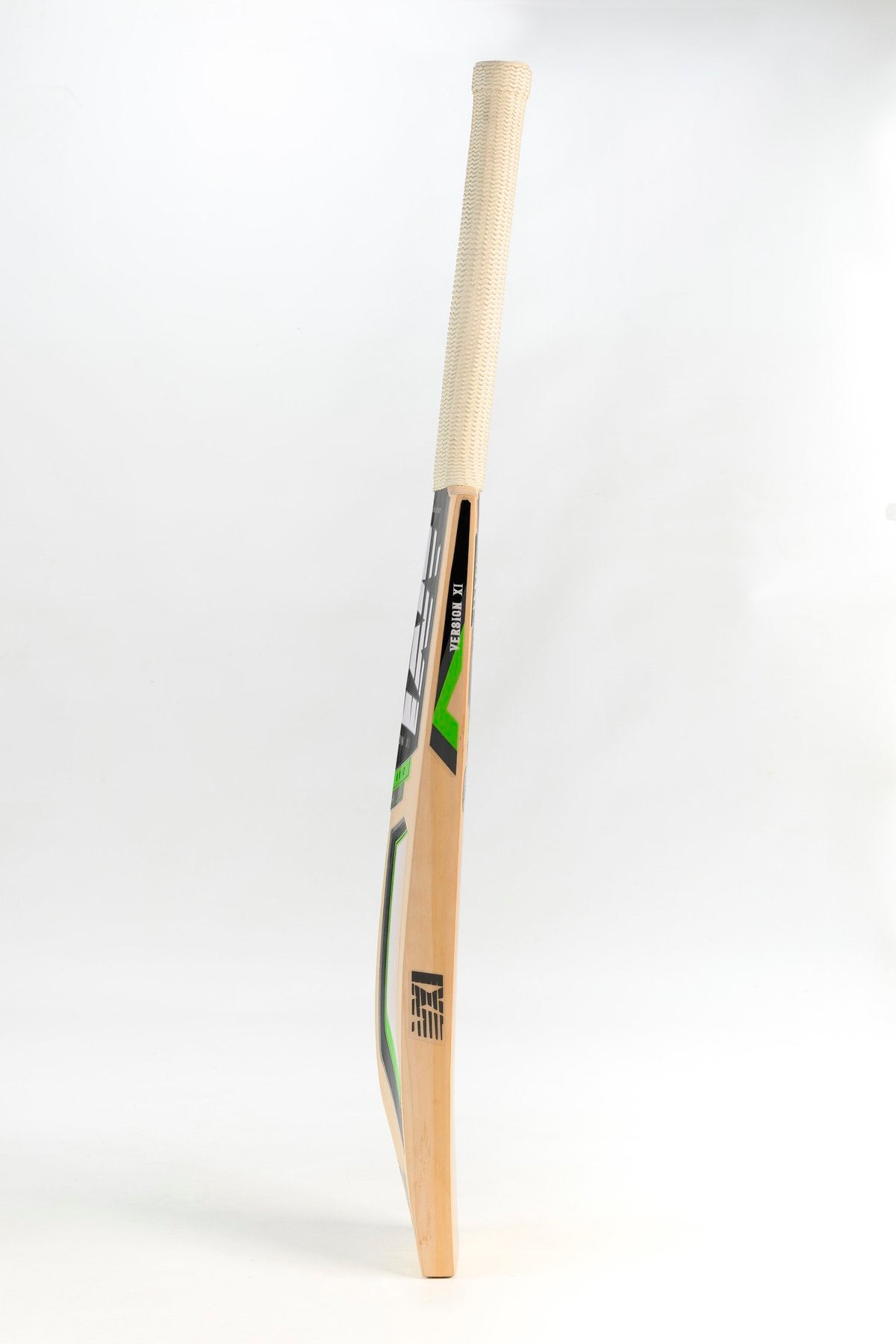 Beat 11.0 – English Willow Cricket Bat - image 2